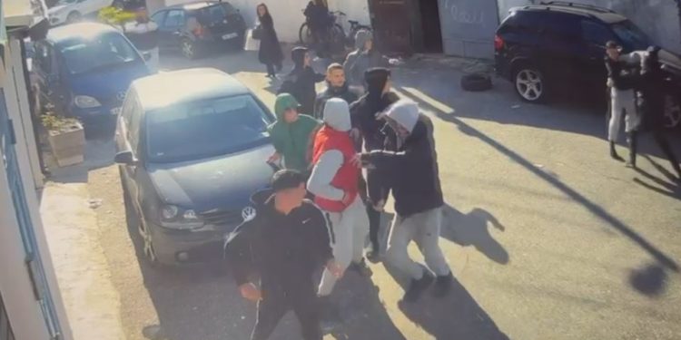 DETAJET/ Rrahja masive mes adoleshentëve në Shkodër, lirohen ‘organizatorët’ e sherrit