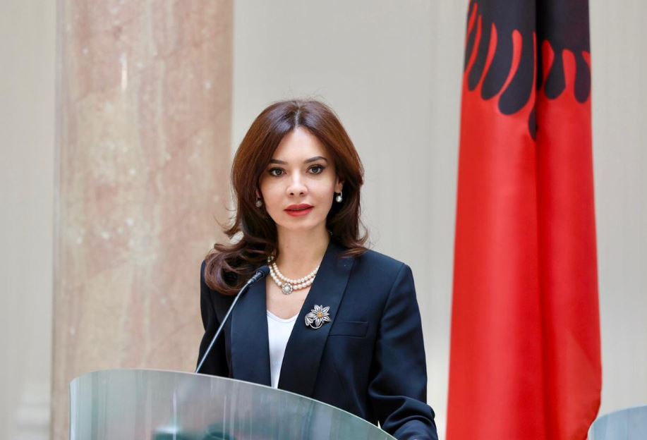  E DUAM SHQIPËRINË SI GJITHË EUROPA   Spiropali mesazh për 8 Dhjetorin  Të rinjtë duhet të jenë gjithnjë e më shumë 