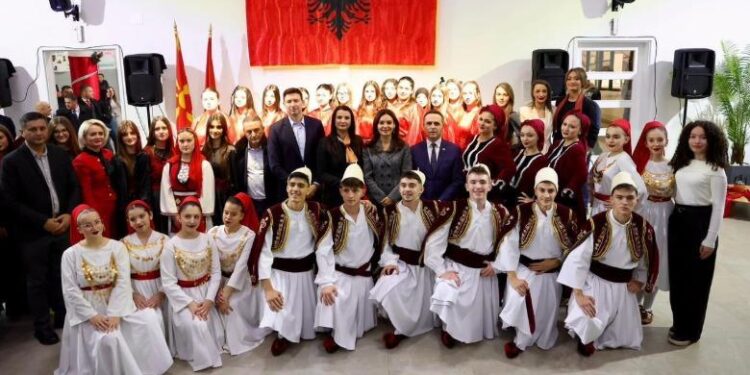 “KU KA SHQIPTARË, KA…”/ Spiropali viziton Komunën e Tetovës: Qendër dinamike arsimore dhe kulturore