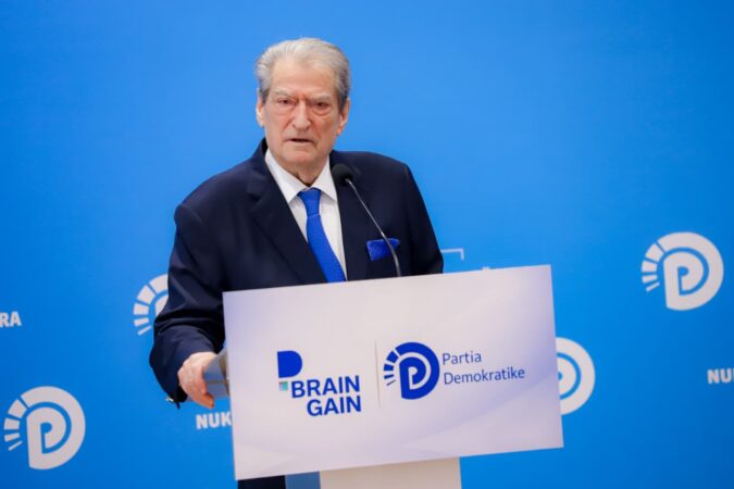 “BETEJA JONË, LARGIMI I KËTIJ REGJIMI”/ Berisha: PD ka një problem themelor me departamentin ‘Brain Gain’ dhe ndaj Diasporës, por…