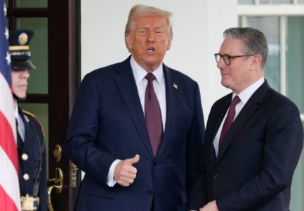 BISEDIMET E PAQES PËR UKRAINËN/ Kryeministri britanik Starmer zhvillon bisedë telefonike me presidentin Trump