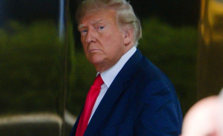BETEJA LIGJORE E TRUMP ME BBC/ Ekspertët: Avokatët e presidentit duhet të kapërcejnë “një mal” për të fituar 10 miliardë dollarët e pretenduar