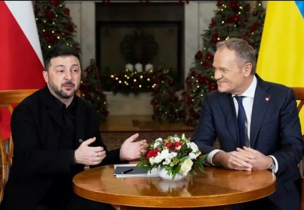 “JU JENI NJË HERO”/ Takimi Zelensky–Tusk: Frika më e madhe e Rusisë është se jemi të bashkuar