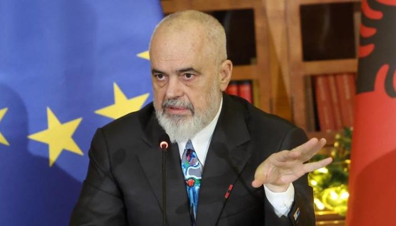 FEVZIU AKUZOI MINISTRAT/ Rama: Udhëtimet jashtë i bëjnë me leje! Nga Tirana kritikoje ‘live’ policinë, por ishe në Venezuelë