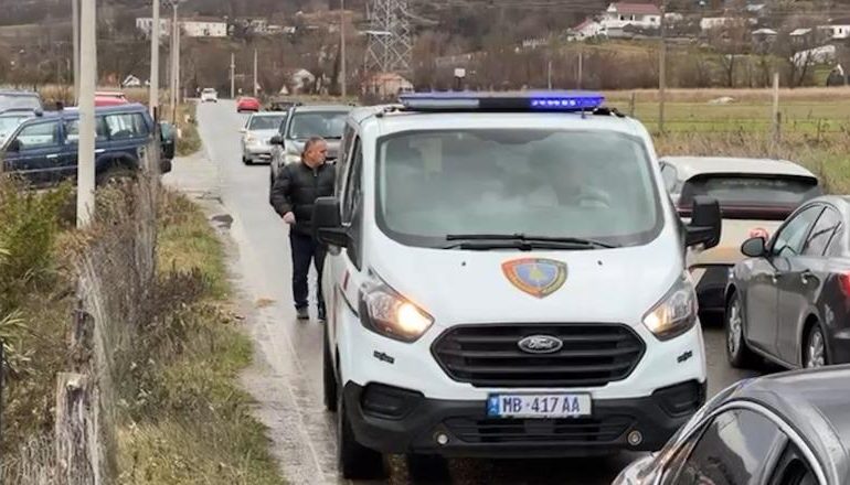 E RËNDË NË KLOS/ E mori rrjedha e fortë e ujit, 66-vjeçari mbytet teksa tenton të kalojë lumin Mat