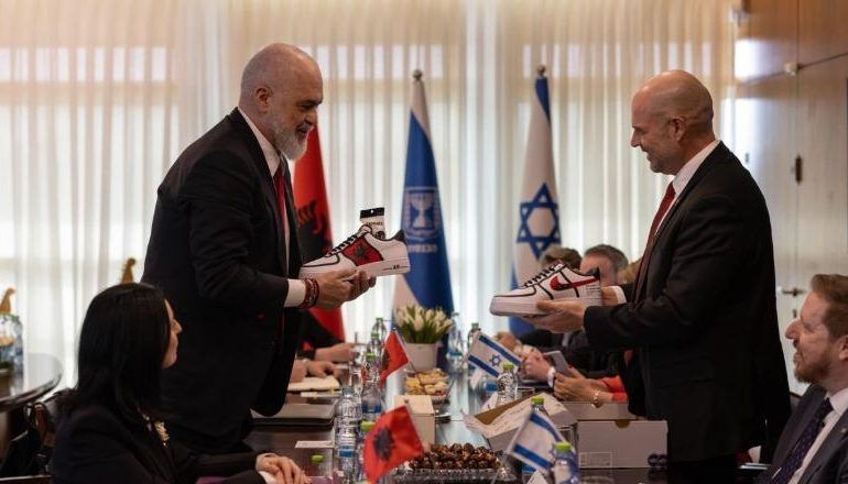 DITA E FUNDIT E VIZITËS NË IZRAEL/ Rama ndan FOTOT: Shqipëria u vendos në piedestalin e respektit më të lartë