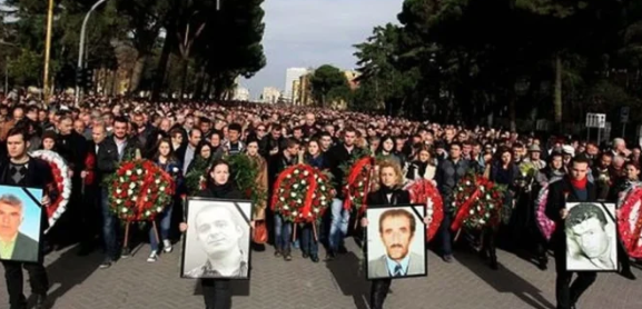 “21 JANARI”/ Sot 15 vite nga vrasja e 4 protestuesve në bulevard, krimi shtetëror që ende kërkon drejtësi