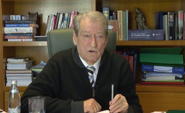 SULMON BASHËN, TOPIN DHE ALIBEAJN/ Berisha: Fatkeqësi e kombit, pseudointelektualë…