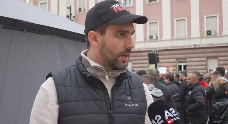 PROTESTA/ Lapaj gjen emrat e kryeministrave teknikë, por është i pavandosur se cilin të vëri