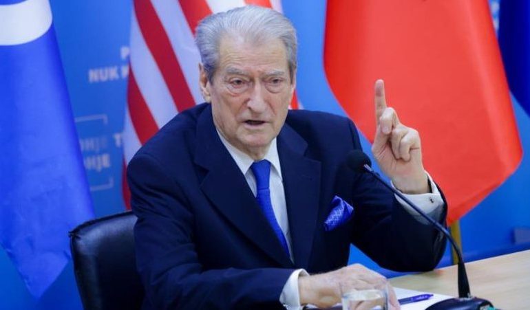 “S’KA VEND PËR ATA QË BASHKËPUNOJNË ME PS”/ Berisha paralajmëron spastrime masive në PD