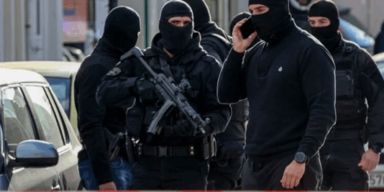 I VENDOSËN TRITOL DISKOTEKËS NË GREQI/ Arrestohen dy vëllezërit shqiptarë. Dëshmia: 5 mijë euro për ta shpërthyer