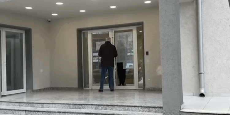 KADASTRA E VLORËS/ Urdhër për përgatitjen e dosjeve të pronave dhe dërgimin drejt Tiranës