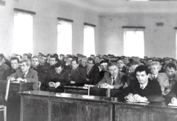 DOSSIER/ “Më 27 janar 1990, ministri Simon Stefani, hartoi…” Zbulohet dokumenti me emrat e 13 të arrestuarve, për demonstratën e heshtur në Tiranë