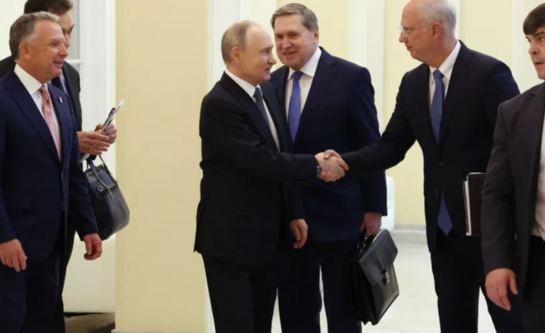 KONFIRMOHEN BISEDIMET/ Delegacioni i SHBA-ve do të takohet me të dërguarin e Putinit në Davos