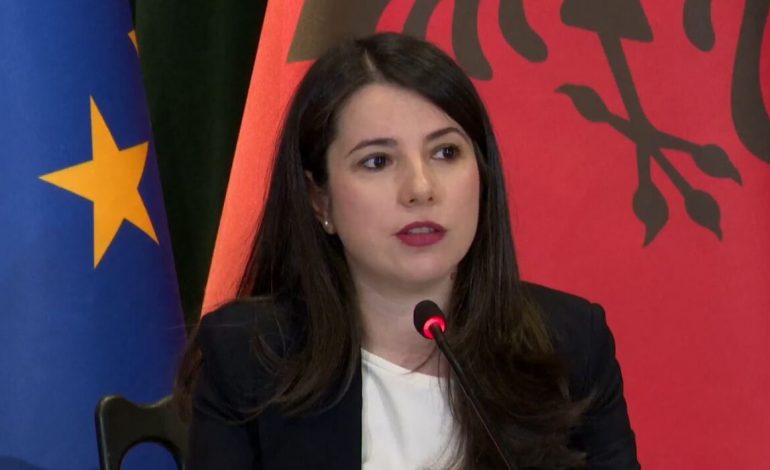 PARANDALIMI I KORRUPSIONIT/ Ministrja shpjegon PESË NISMA, në “sitë” financimi i partive politike dhe…