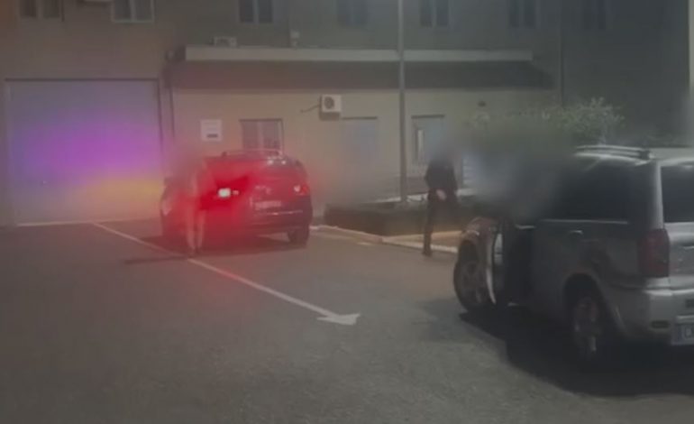 ZBULOHET SKEMA/ Futën drogë në burgun e Elbasanit, arrestohet efektivi dhe familjarja e të burgosurit