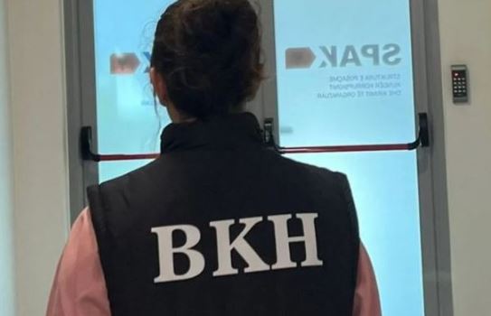 U SEKUESTRUA FERRARI, QINDRA KOMPJUTERË DHE KAMERA/ SPAK kundër call-center: U kontrolluan 28 ambiente