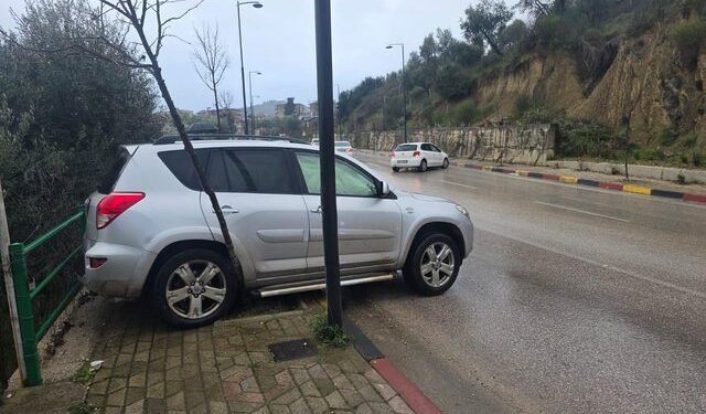 AKSIDENT NË HYRJE TË SARANDËS/ Makinat përplasen me njëra-tjetrën, një e plagosur