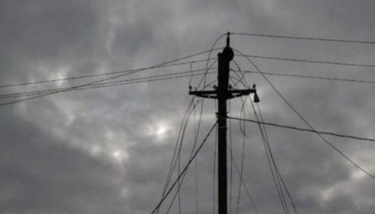MOTI I KEQ/ Problematika të izoluara në Korçë, ndërprerje energjie dhe dy akse rrugore të pakalueshme
