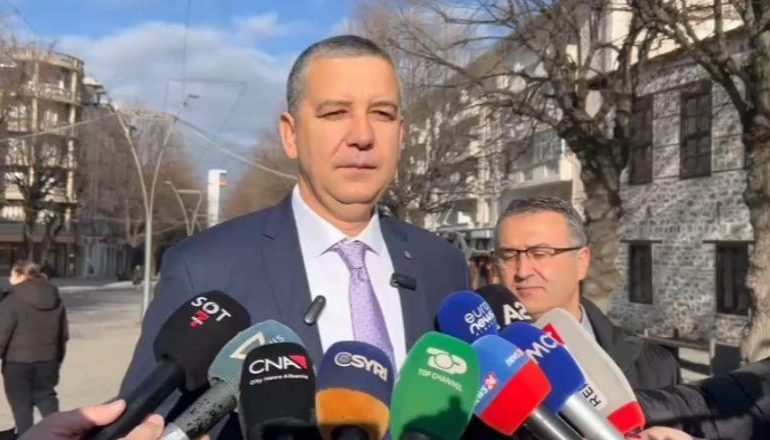 STREHIMI I EMIGRANTËVE TË PALIGJSHËM NË SHQIPËRI/ / Aleanca e Maqedonisë kundër kampeve në Pustec: Vendimi nuk është konsultuar me komunitetin dhe aktorët lokalë