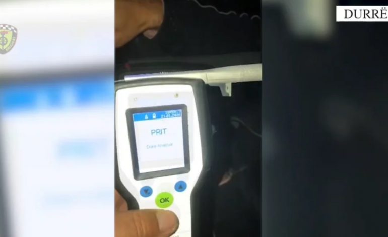 E PËSON KEQ/ Shoferi i dehur tenton të korruptojë policin me 1 mijë lekë, përfundon me pranga
