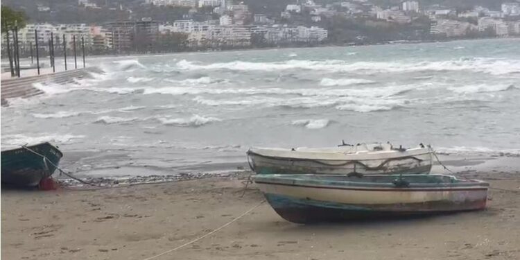 E KONFIRMON IGJEO: Fundjava me reshje, erë e fortë në bregdet! Shtrëngata në…