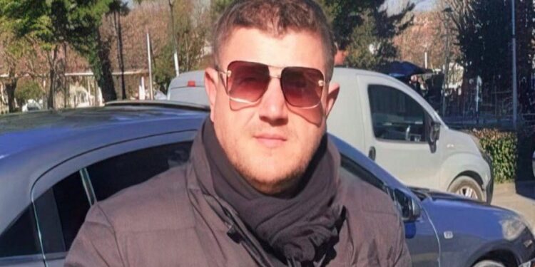 “HË MO ÇIMI, A DO VISH TE BURGU?”/ Zbardhen bisedat mes policit të paraburgimit në Elbasan dhe shpërndarëses së drogës