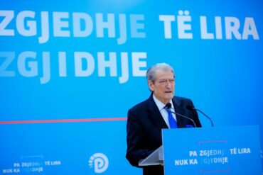 “JEMI NË KILOMETRIN E FUNDIT”/ Berisha paralajmëron vijim të tubimeve: Protestë jo për një parti, por për ndërgjegjen qytetare