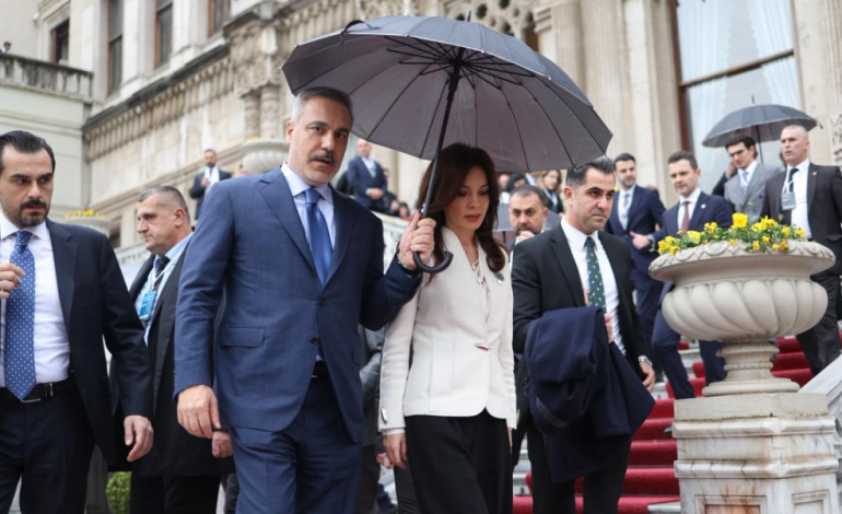 TAKIM ME MINISTRIN E JASHTËM TURK/ Spiropali në Stamboll: Shqipëria gati për të marrë përgjegjësitë e saj si anëtare themeluese e Bordit të Paqes