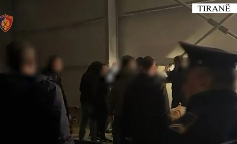 EMRAT/ 3 persona mashtrojnë 55-vjeçarin në Rinas dhe i marrim 40 mijë euro! Policia u gjen drogë…