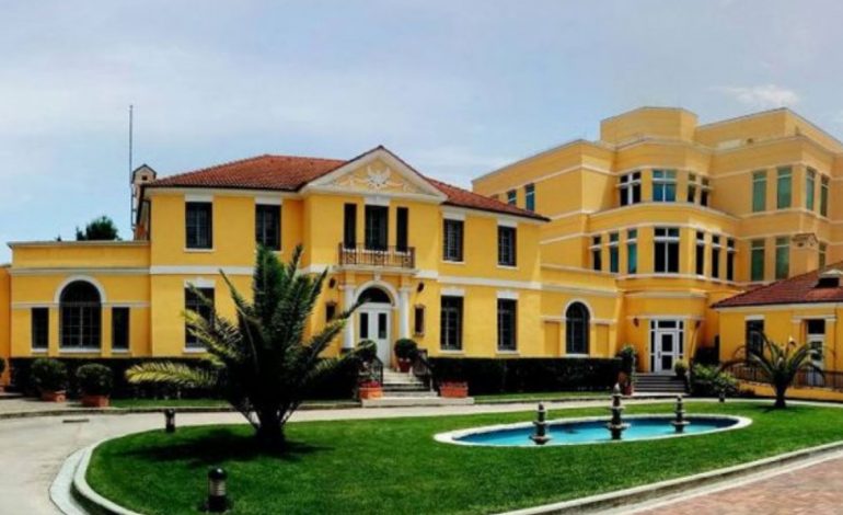 SHBA ANULOI ME MIJËRA VIZA/ Ambasada amerikane në Tiranë del me NJOFTIM të rëndësishëm