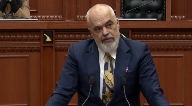 “DO FITOJMË APO JO?”/ Rama shpërthen në të qeshura në Kuvend: Lali Eri në burg pa prova! SPAK, sporteli ku lihen letrat e popullit