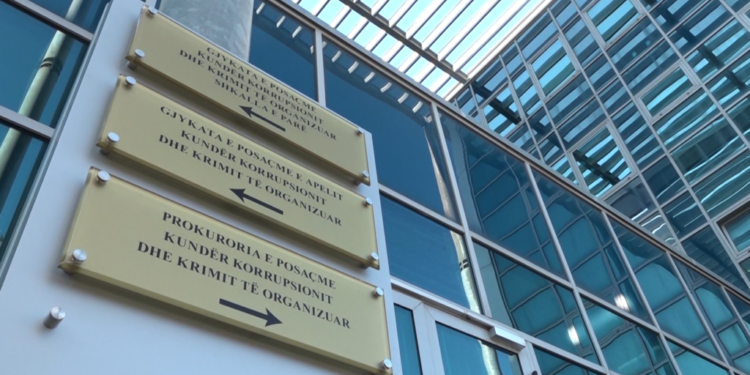 AFATET E PARABURGIMIT NË LUPË/ Apeli i GJKKO kërkesë Kushtetueses: Pezullimi individual, jo në grup