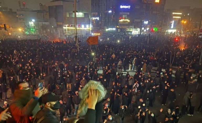 DITA E 14-të E PROTESTAVE NË IRAN/ Mbi 2,300 arrestime, të paktën 65 viktima, përfshirë adoleshentë