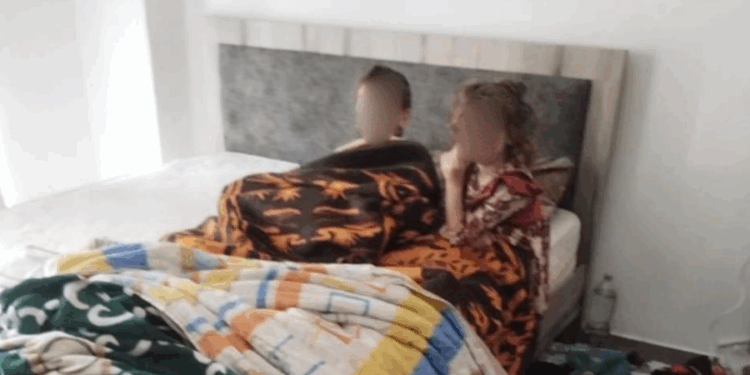 “O NËNA TË LUTEM MË MERR”/ Rasti i të miturve në Durrës, gjyshja: I gjeta në prag të vdekjes…