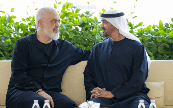“VLERËSIM PËR MARRËDHËNIET DYPALËSHE”/ Mediat e Emirateve të Bashkuara Arabe jehonë dekorimit të Ramës