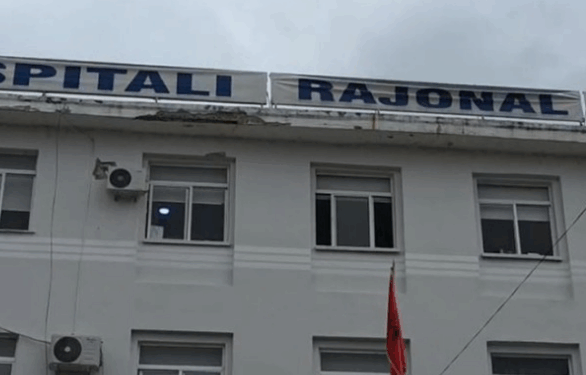 FESTIMET NË FIER/ Në spital paraqiten 25 të rinj të dehur, 3 persona të lënduar nga fishekzjarrët