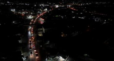 TRAFIKU I PARALIZUAR PËR TË TRETËN DITË RADHAZI/ Pamje me dron nga kaosi në aksin Elbasan-Tiranë