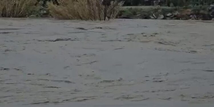 VJOSA NË PIKËN KRITIKE/ Rritet frika nga përmbytjet, mblidhet Shtabi i Emergjencave në Novoselë