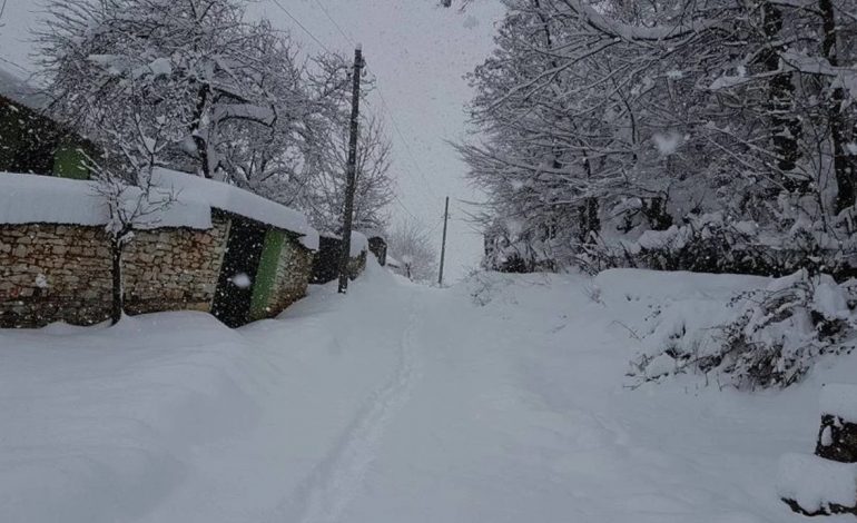 DIBRA E BLLOKUAR NGA BORA DHE AKULLI/ Ende asnjë gjurmë nga 30-vjeçari i zhdukur në lumin Mat