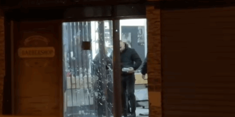 TË TJERA DETAJE/ Berberi i plagosur sillet me urgjencë te Trauma, plagë në shpatull, bark e këmbë