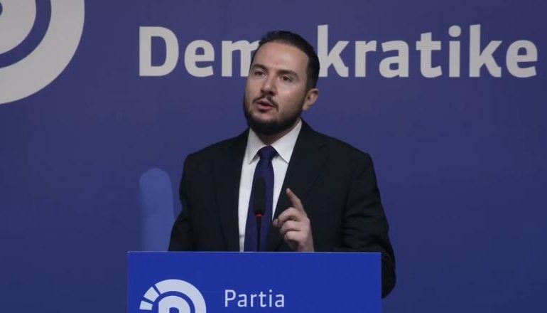 “TA BËJMË PD-në FITUESE”/ Salianji vijon foltoren, nesër takim me demokratët në Fier