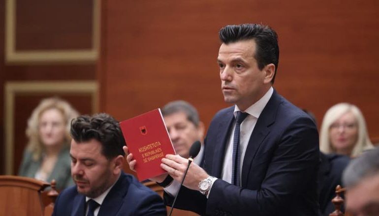 INTERPELANCA ME BALLUKUN/ Shehaj: Keni 2 vjet që e mbani pezull! Skandal, s’pyesni për Kushtetutën, ajo vazhdon e firmos