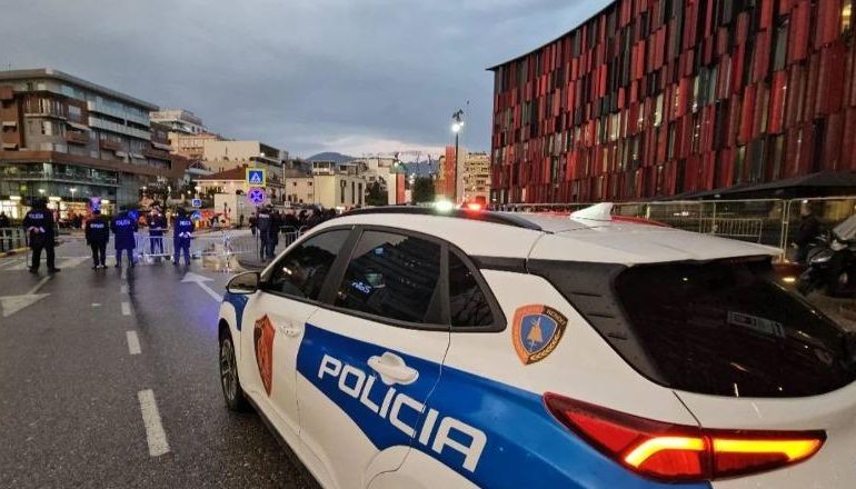 SOT DERBI TIRANA-PARTIZANI/ Policia tregon rrugët që do bllokohen që prej orës 14:00! Tifozët ‘kortezh’ në drejtime të ndryshme