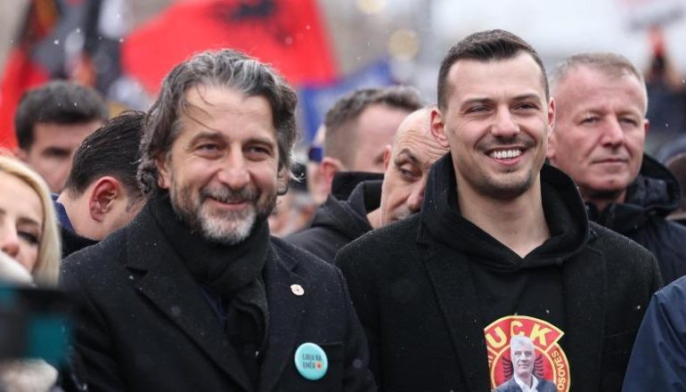 MARSHIMI PAQËSOR NË KOSOVË/ Pjesë dhe djemtë e çlirimtarëve