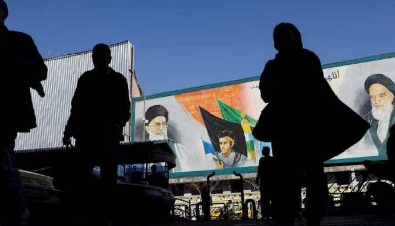 ANALIZA/ Reuters: Një sulm i mundshëm amerikan mund të shënjestrojë udhëheqës të Iranit