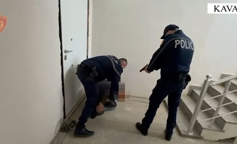 I DYSHUAR PËR DISA VJEDHJE BANESASH NË SERI/ Arrestohet 25-vjeçari nga Saranda