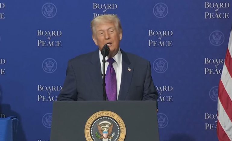 “ARRITA MARRËVESHJE MES KOSOVËS DHE SERBISË”/ Trump- Vjosa Osmanit: Kur nuk shkoni mirë më telefononi mua