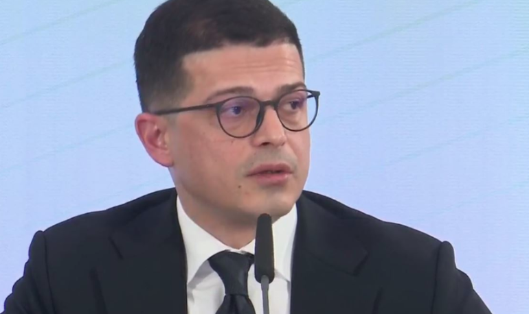 “NË KORRIK NIS PRODHIMI I MUNICIONEVE”/ Vengu: Është përmbyllur negociata për prodhimin e anijeve në Pashaliman