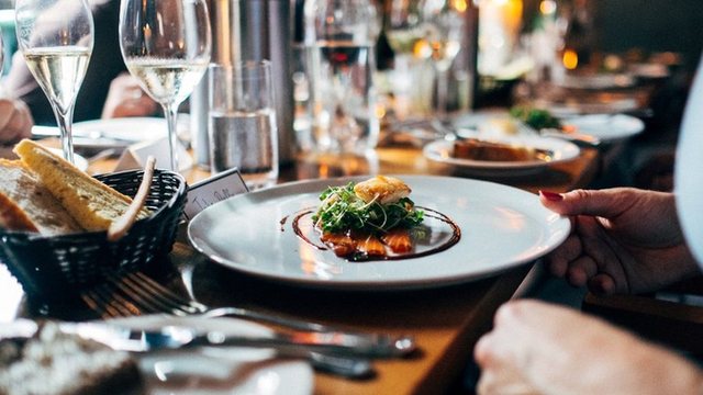 EUROSTAT: Shqipëria ndër vendet më të lira për hotele e restorante në Europë